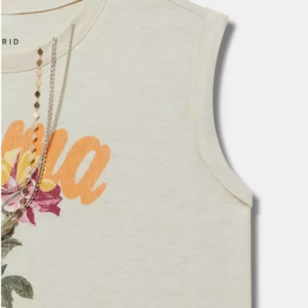 Roll-Sleeve Muscle Tank - Picture 4 of 5